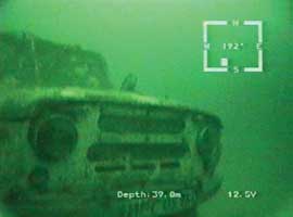 Осмотр затонувшего автомобиля на глубине 38 м снаружи